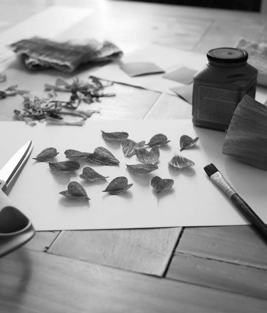 Fabrication de fleur en papier par Étoile Vagabonde