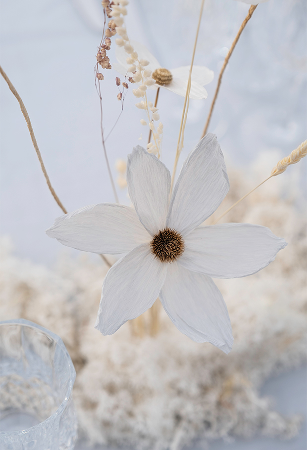 Fleurs en papier décorative pour table de mariage bleu pastel. creation artisanale Étoile Vagabonde